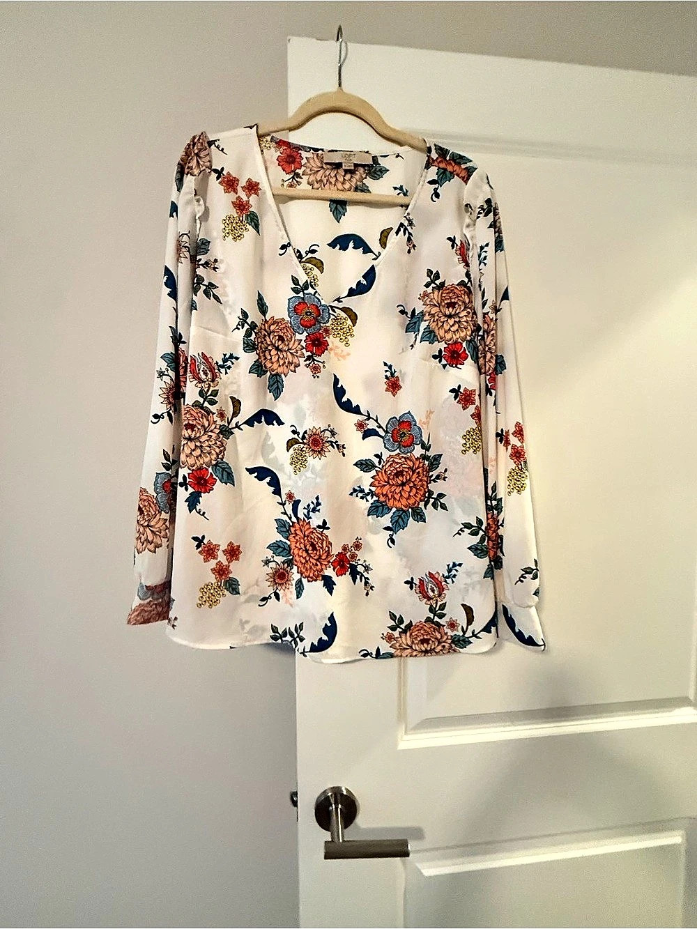LOFT Floral Blouse in White & Blue Size 18W Like New